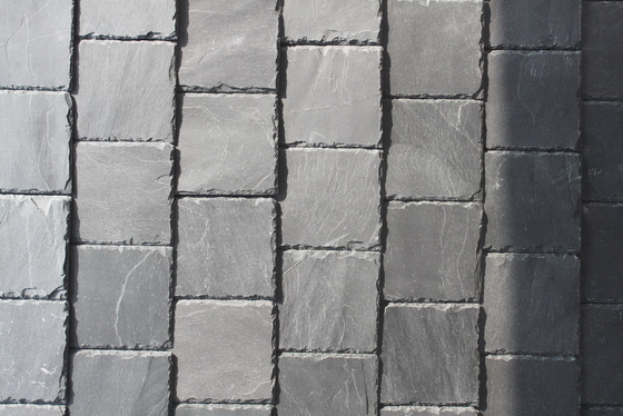 China Grey Slate Roof Tiles Natural Stone Roofing Slate with Roof Gutter supplier