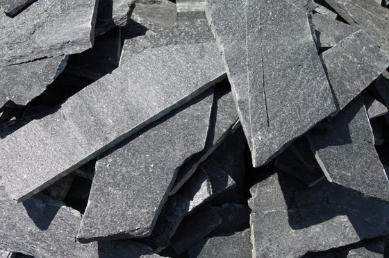 China Black Quartzite Random Flagstone,Irregular Flagstone,Flagstone Walkway,Crazy Stone supplier